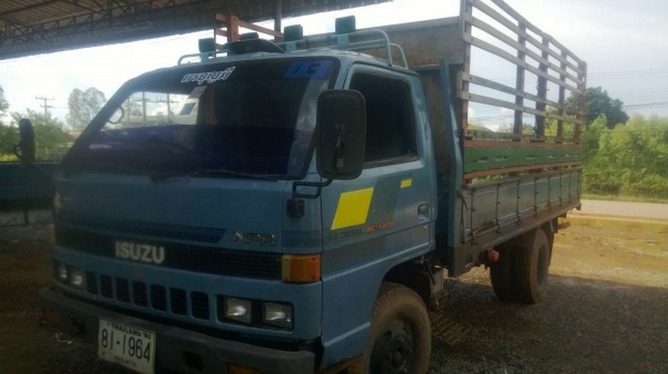 ขาย NPR เครื่อง 4BC2 ฝาดำ 100 แรง  พวงมาลัย power เครื่องดี แชชซืสวยกิ๊บ