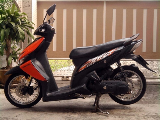 ขออนุญาติขาย Honda Click Combi Brake มือเดียว สีส้มดำ