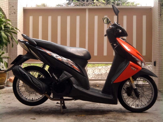 ขออนุญาติขาย Honda Click Combi Brake มือเดียว สีส้มดำ