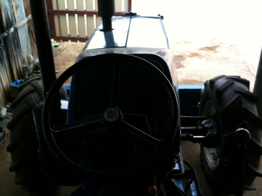 ขายรถไถ FORD 6640 New Holland 4x4WD ปี96 พร้อมใบอินวอยไปจดทะเบียน