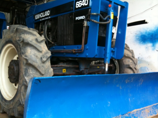 ขายรถไถ FORD 6640 New Holland 4x4WD ปี96 พร้อมใบอินวอยไปจดทะเบียน