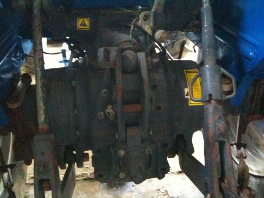 ขายรถไถ FORD 6640 New Holland 4x4WD ปี96 พร้อมใบอินวอยไปจดทะเบียน