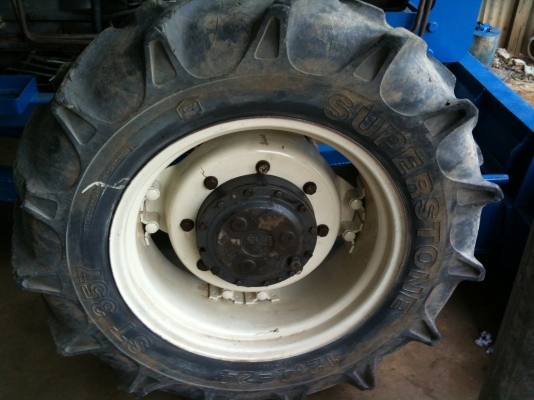 ขายรถไถ FORD 6640 New Holland 4x4WD ปี96 พร้อมใบอินวอยไปจดทะเบียน