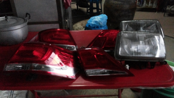 ไฟท้ายคัมรีทั้งชุดกับไฟหน้าไมตี้เซิฟ