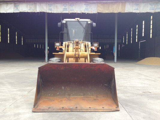 ขายรถตักล้อยาง TCM 830-2