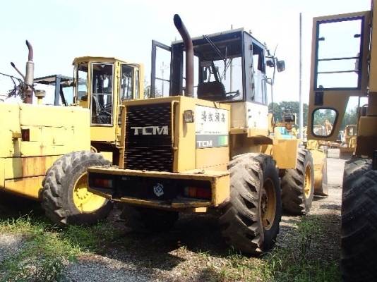 ขายรถตักล้อยาง TCM 830-2