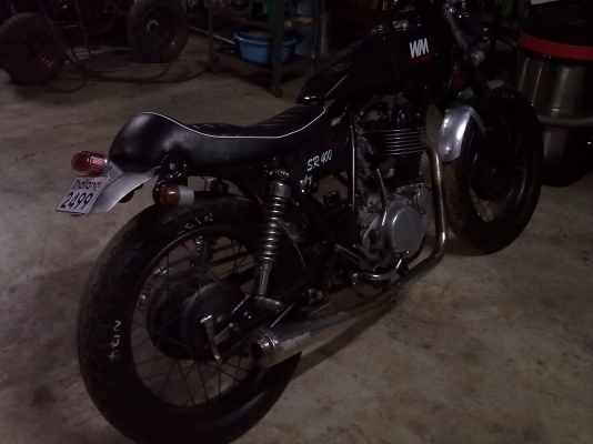 ขาย/แลก sr 400 wm  สภาพแต่ง ขับ หล่อๆ เรยคับ