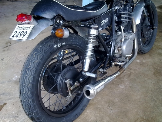 ขาย/แลก sr 400 wm  สภาพแต่ง ขับ หล่อๆ เรยคับ
