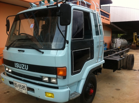 ISUZU FRR เครื่อง 175 หัวลากคัสซี ทำสีหัวแล้ว เครื่องดี คัสซีสวย ราคาต่อรองได้