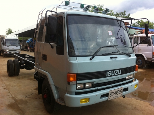 ISUZU FRR เครื่อง 175 หัวลากคัสซี ทำสีหัวแล้ว เครื่องดี คัสซีสวย ราคาต่อรองได้ ISUZU FRR เครื่อง 175 หัวลากคัสซี ทำสีหัวแล้ว เครื่องดี คัสซีสวย ราคาต่อรองได้