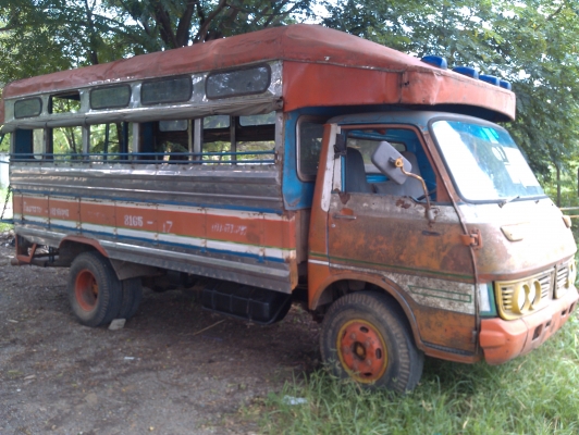 ขายสองแถว แอ๊ว75