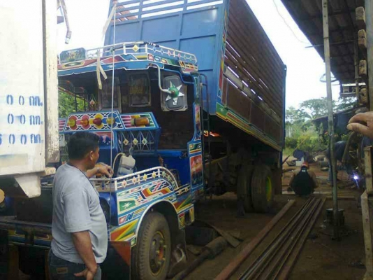 ***ขายแล้วครับขอบคุณ Truck2hand ขายแต๋น6ล้อดั๊ม2ตัน สภาพพร้อมใช้งาน เครื่องยนต์85HP ช่วงล่าง หน้า-หลัง110 คัสซีหน้า5 สโลว เกียร์สาย กระบะดั๊มพื้นเหล็กคอกไม้สภาพสวยไม่แตกไม่หัก หัวสวยแล็ปลาย ยางดี6เส้น พร้อมใช้ พร้อมลุยงาน ไม่ต้องรอต่อใหม่ ราคาต่อรองได้เด้