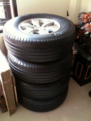 ล้อแม็กซ์ฟอร์จูนเนอร์ 16 นิ้ว พร้อมยางดอกหนาๆ มิชลินอย่างดี ใช้ได้อีกยาวนาน ใส่ได้หลายรุ่นมากมาย คลิ้กดูสินค้าอื่นได้ ล้อแม็กซ์ฟอร์จูนเนอร์ 16 นิ้ว พร้อมยางดอกหนาๆ มิชลินอย่างดี ใช้ได้อีกยาวนาน ใส่ได้หลายรุ่นมากมาย คลิ้กดูสินค้าอื่นได้