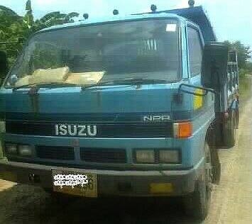***ขายแล้วครับขอบคุณ Truck2hand ขาย 6ล้อดั๊มดิน ISUZU NPR125 HP 4HG1 (ลงเล่ม) ช่วงล่างFหน้า-หลัง คัสซีดี ไม่ปะไม่ดาม กระบะดั๊มเหล็ก4ตัน 3.60ม.สภาพดี ข้างดีพื้นดี ยางดี6เส้น หัวพอใช้ ภายในโอเค คอนโซลดี เก็บสีเก็บภายในนิดหน่อยสวยเลย ขายตามสภาพ ซื้อใช้คุ้ม ท