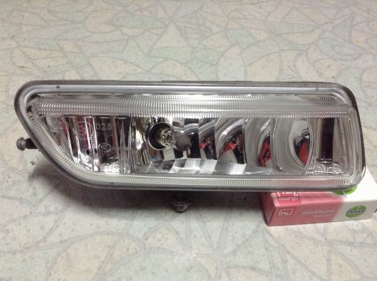 ไฟตัดหมอก mazda 3 2.0 แท้1คู่ 3000 บาท