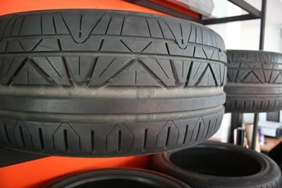 ยาง NITTO 235 40 ZR 18 91W ปี 08 สภาพ 90\%