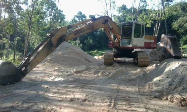 ขายรถแบคโฮ KOMATSU: PC 200-5