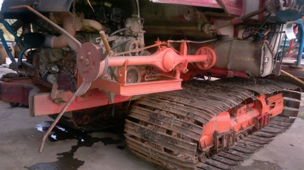 รถเกี่ยวข้าวศักพัฒนา KM49 อีซูซุ 235 เทอร์โบ สภาพดี รถเกี่ยวข้าวศักพัฒนา KM49 อีซูซุ 235 เทอร์โบ สภาพดี