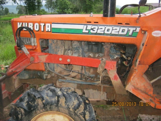 ขายรถไถ 32แรง 175,000 บาท พร้อมอุปกรณ์