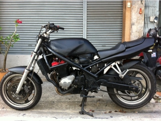 Suz Bandit VC สตั้นโหดๆ ดำด้าน ออกทริปได้เลย Suz Bandit VC สตั้นโหดๆ ดำด้าน ออกทริปได้เลย