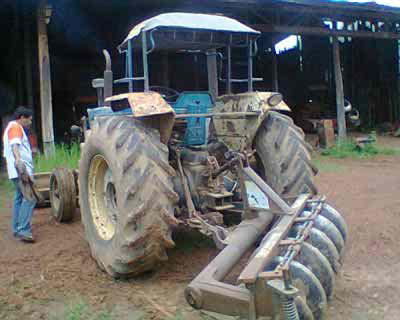 ขายรถไถ Ford 6600 1 เพลา เอกสารเล่มทะเบียน เสื้อลาย ผาน 3 ผาน 7 ผานดันหน้า CMT