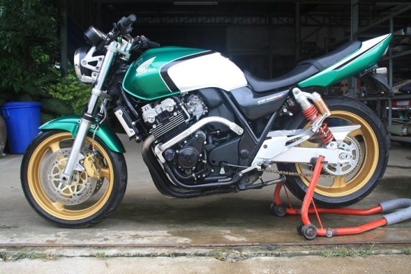 ขาย CB 400 เทค 1  สรรพสามิตแท้ แต่งมาพร้อม ท่อโยชิ เทคเปิดทุกเกียร์ 95000