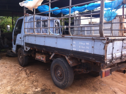 4 ล้อกลาง Isuzu