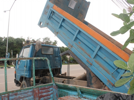 ดั้มจัมโบ้200ไดน่า เครื่อง100แรง ดั้มดินสภาพสวยครับ พรบ.ภาษีเต็มครับ