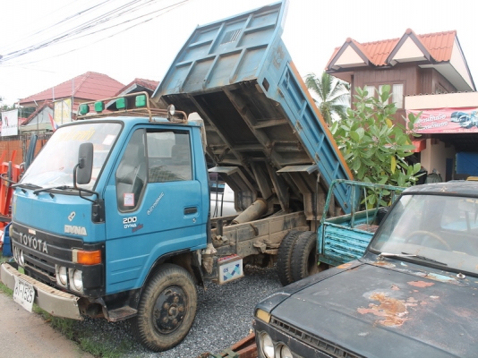 ดั้มจัมโบ้200ไดน่า เครื่อง100แรง ดั้มดินสภาพสวยครับ พรบ.ภาษีเต็มครับ