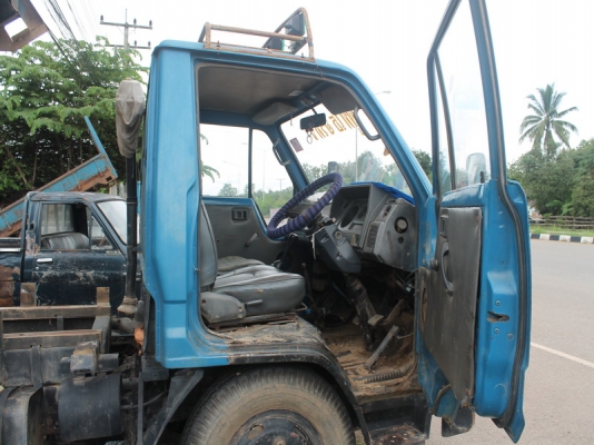 ดั้มจัมโบ้200ไดน่า เครื่อง100แรง ดั้มดินสภาพสวยครับ พรบ.ภาษีเต็มครับ