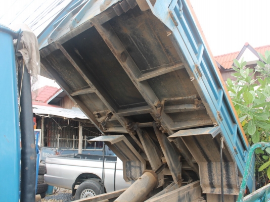 ดั้มจัมโบ้200ไดน่า เครื่อง100แรง ดั้มดินสภาพสวยครับ พรบ.ภาษีเต็มครับ