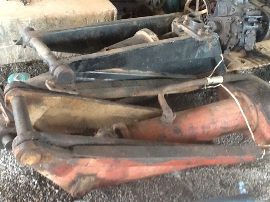 ขายด่วน กระบอกดั้ม 6ตัน พร้อมปั้มครับ ตัวละ49000ครับพร้อมติดตั้ง