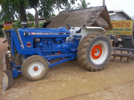 ขายรถไถฟอร์ด รุ่น 6600