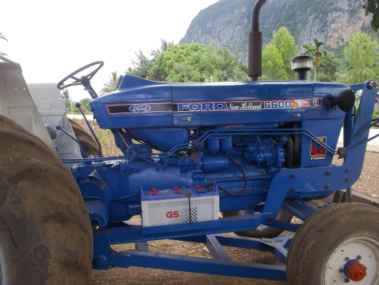 ขายรถไถฟอร์ด รุ่น 6600 ขายรถไถฟอร์ด รุ่น 6600