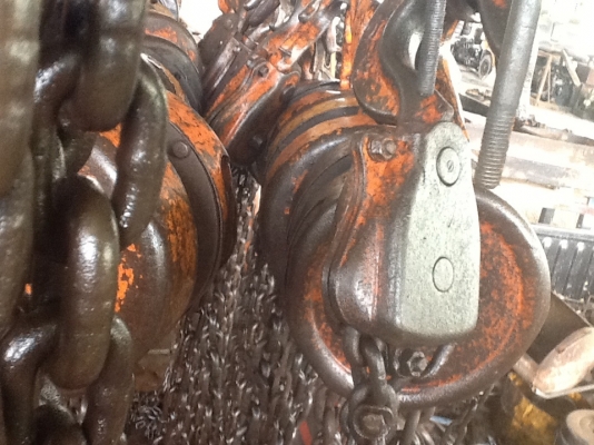 ขายด่วน รอกโซ่ 5ตัน ที่ราคา4500ครับราคาเบาๆพร้อมใช้งาน