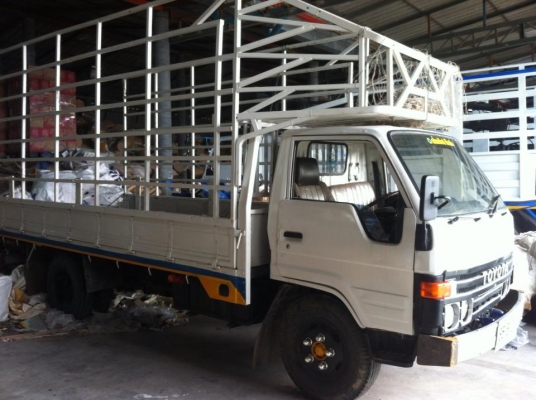 ขาย 6 ล้อ dyna พร้อมใช้งาน สนใจต่อรองคับ