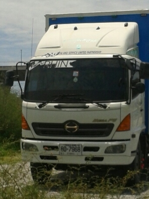 6ล้อ 7.30เมตรตู้10บานไม่มีเสากลาง ฮีโน้เมก้าปี52