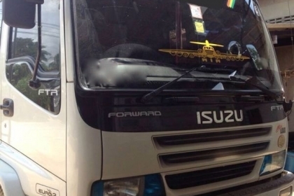 รถอีซูซุ 6 ล้อดั้ม 200 แรงม้า ปี 51  ( รถวิ่ง 2xx,xxx กม. )  สนใจติดต่อ 081 - 6079515