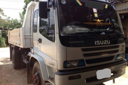 รถอีซูซุ 6 ล้อดั้ม 200 แรงม้า ปี 51  ( รถวิ่ง 2xx,xxx กม. )  สนใจติดต่อ 081 - 6079515