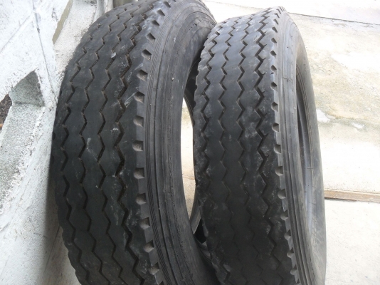 ยาง BRIDGESTONE 9.00 - 20 สวยๆ 1 คู่ ราคา 3800 บาท