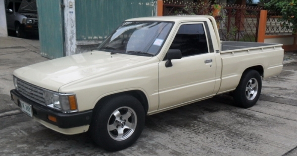 ต้องการซื้อ ทะเบียน toyota hero 4 ขอ มีติดต่อมาคับ