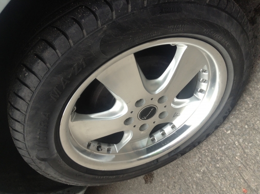 ขายรถตู้หัวจรวด ปี2003 เครื่อง2j แก๊สหัวฉีด vip เบาะ 9 ของแต่งครบ