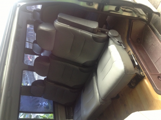 ขายรถตู้หัวจรวด ปี2003 เครื่อง2j แก๊สหัวฉีด vip เบาะ 9 ของแต่งครบ