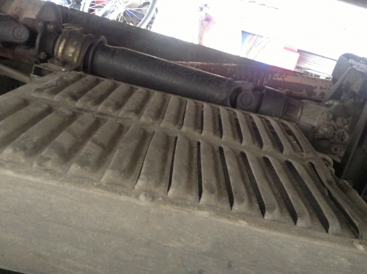 ขายรถตู้หัวจรวด ปี2003 เครื่อง2j แก๊สหัวฉีด vip เบาะ 9 ของแต่งครบ