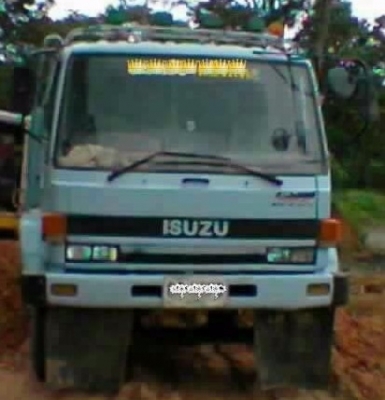 ISUZU ROCKY 145 HP 6BB1 หกล้อดั๊มพ์ กระบะดั๊มพ์เหล็ก 6 ตันความยาว 3.80 เมตรสภาพสวย เครื่องแน่นดีไม่มีเยิ้ม ภายในเก๋งสวยครบ พวงมาลัยเพาเวอร์ ช่วงล่างใหญ่ชุดเฟืองท้ายของมิตซูบิชิ FUSO คัชซีไม่มีบวม ยาง 9.00 ขอบ 20 สภาพดี 70\% พร้อมบรรทุกพร้อมใช้งาน เอกสารเล่