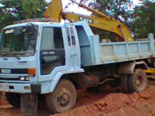 ISUZU ROCKY 145 HP 6BB1 หกล้อดั๊มพ์ กระบะดั๊มพ์เหล็ก 6 ตันความยาว 3.80 เมตรสภาพสวย เครื่องแน่นดีไม่มีเยิ้ม ภายในเก๋งสวยครบ พวงมาลัยเพาเวอร์ ช่วงล่างใหญ่ชุดเฟืองท้ายของมิตซูบิชิ FUSO คัชซีไม่มีบวม ยาง 9.00 ขอบ 20 สภาพดี 70\% พร้อมบรรทุกพร้อมใช้งาน เอกสารเล่