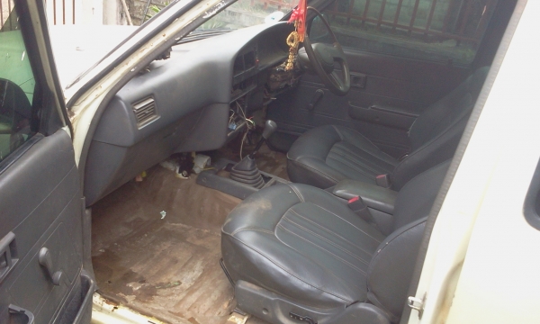 ไมตี้กะบะ4ประตู เครืองดีเซล รถใช้งานทุกวันล้อ18"  พร้อมโอน