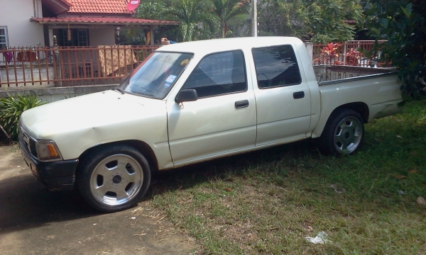 ไมตี้กะบะ4ประตู เครืองดีเซล รถใช้งานทุกวันล้อ18"  พร้อมโอน