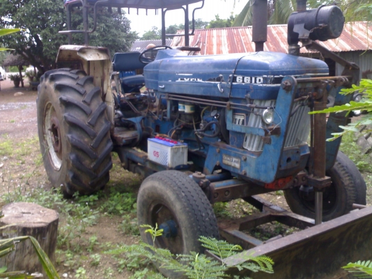 ขายรถไถฟอร์ด 6610 สภาพเยี่ยมมากๆ พร้อมผาน 7 CMT มีดันหน้าCMT