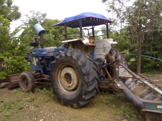 ขายรถไถฟอร์ด 6610 สภาพเยี่ยมมากๆ พร้อมผาน 7 CMT มีดันหน้าCMT